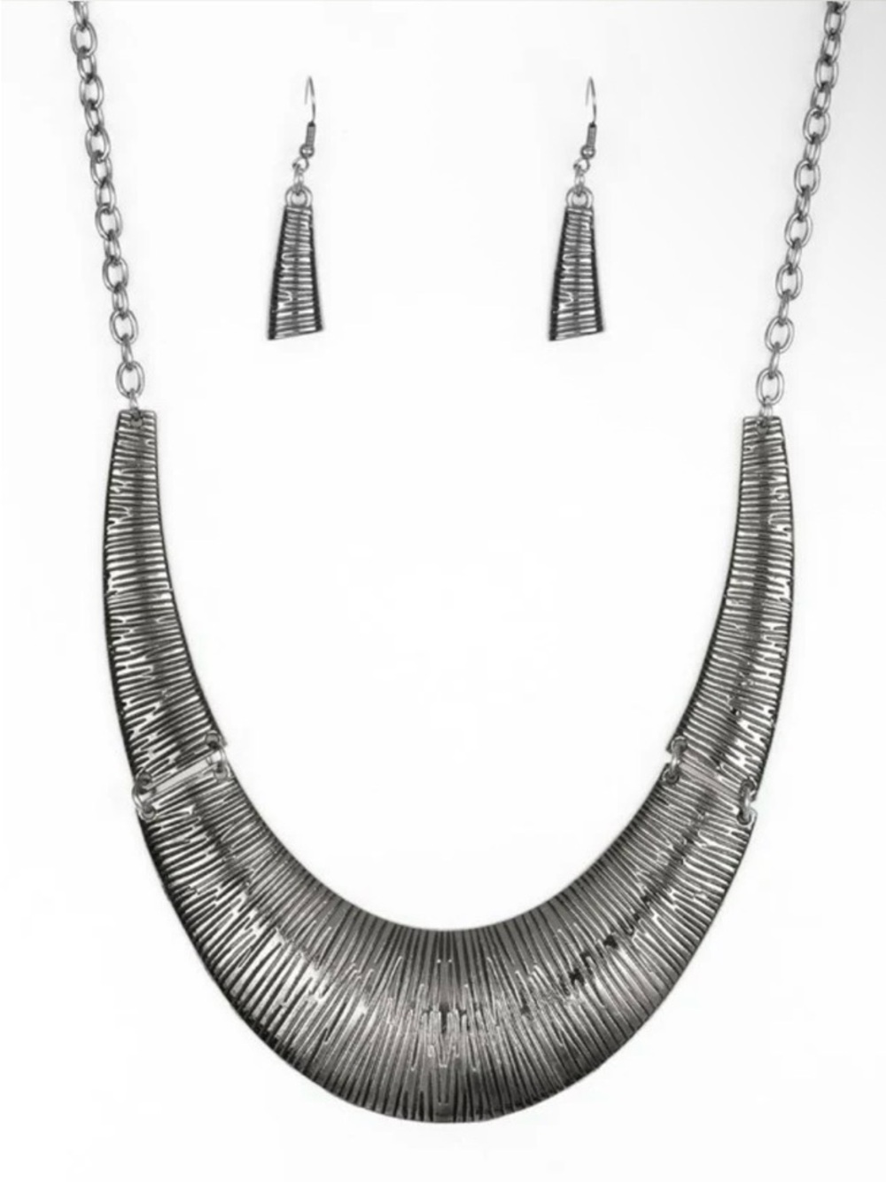 New Paparazzi Necklace and Earring Set Feast or Famine - Black Tone Textured